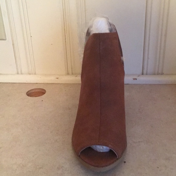 Peep toe Booties - Picture 2 of 2